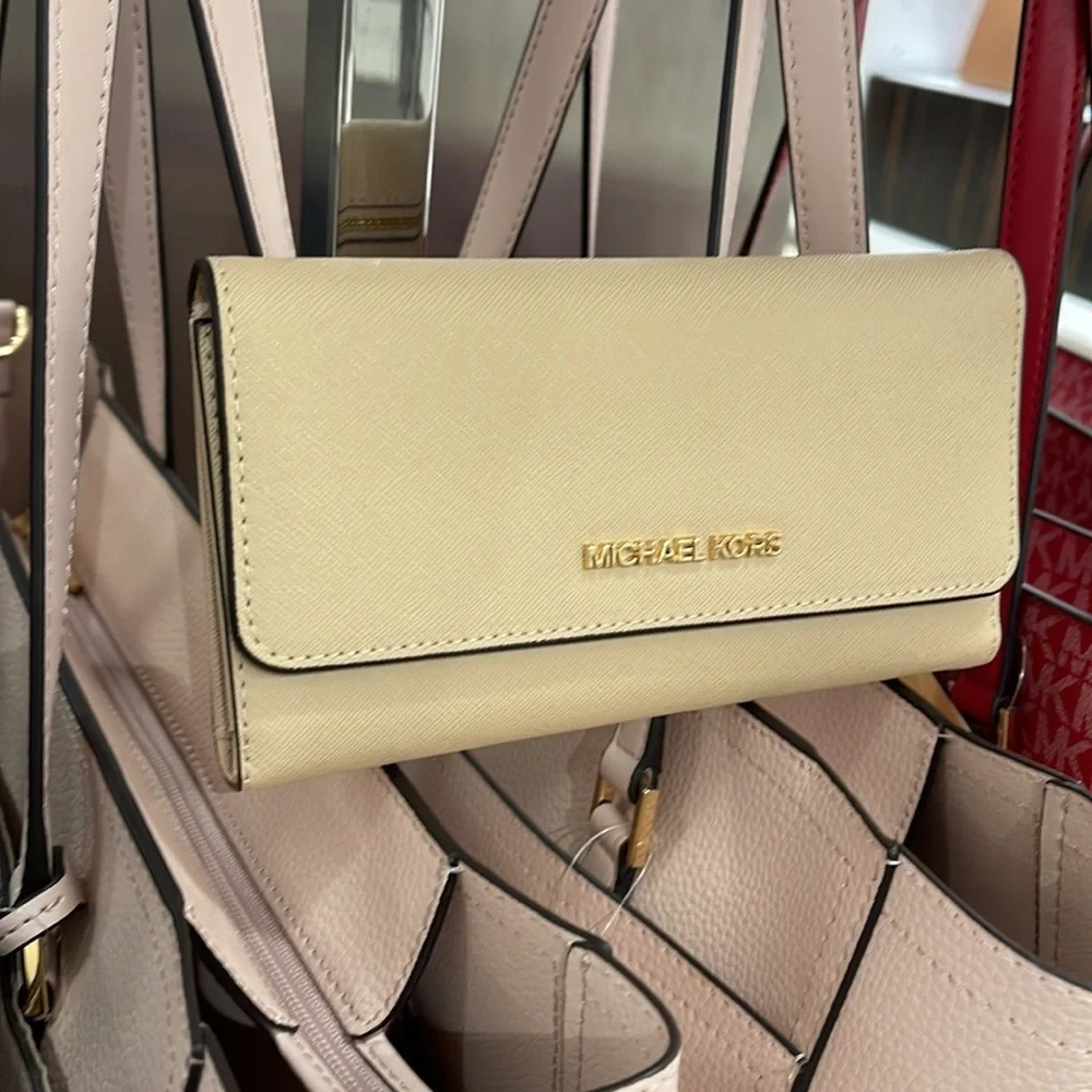 MICHAEL KORS JET SET TRAVEL LARGE TRIFOLD WALLET BUFF COLOR
